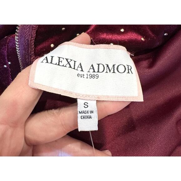 Alexia Admor Size Small Ari Velvet Burgundy Gold Long Sleeve Crop Top Glam - Picture 7 of 8